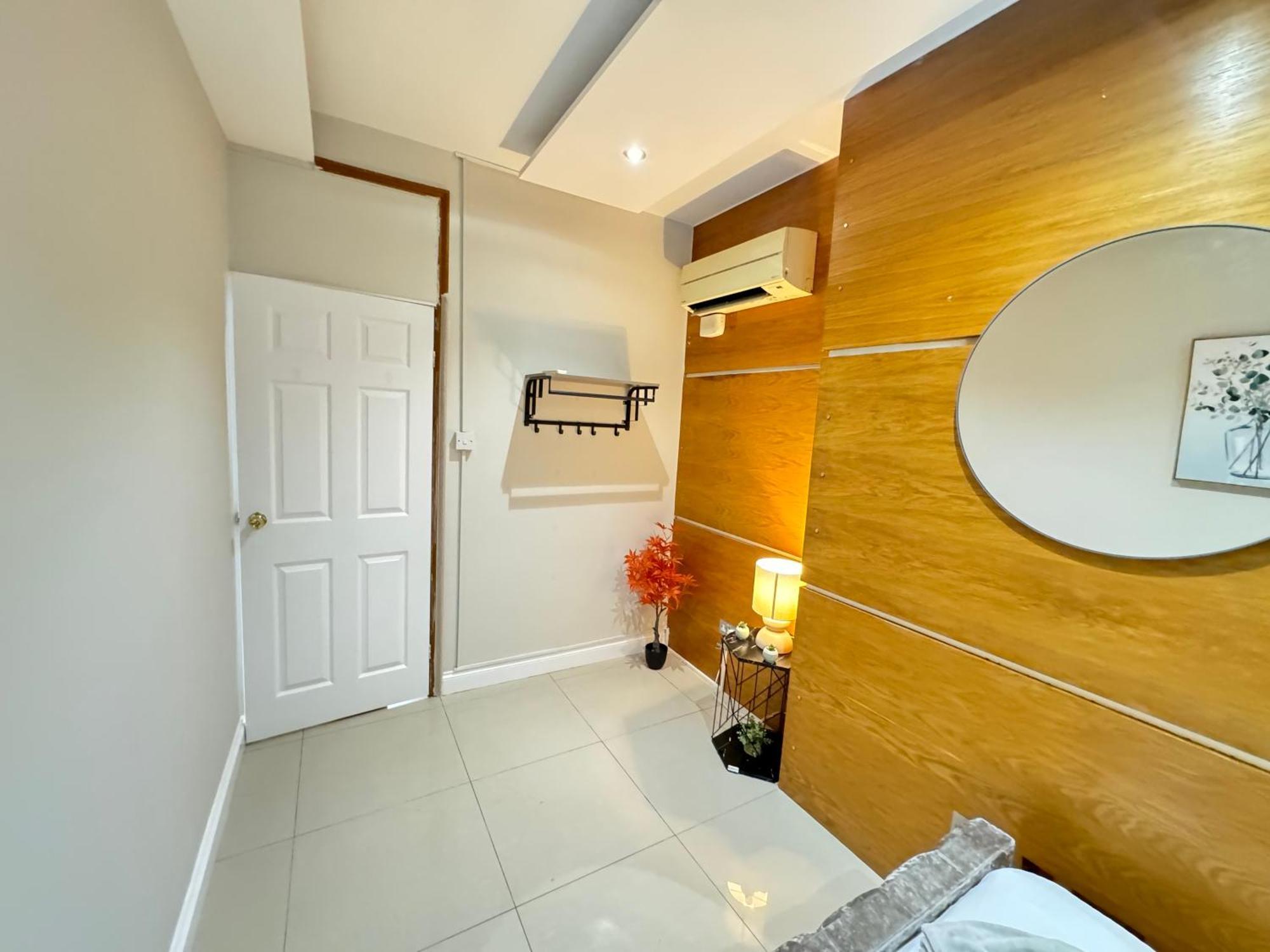 Eye One Bedroom Apartment *